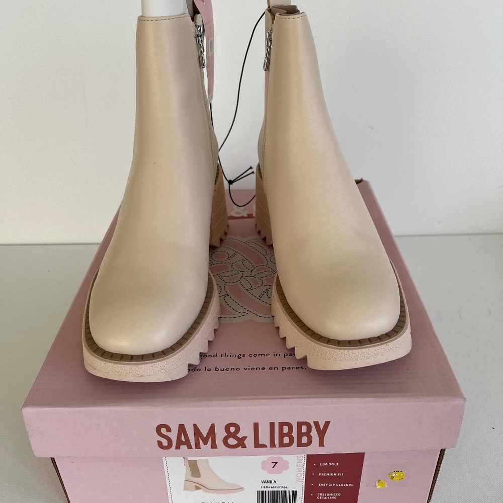 NIB Sam & Libby Lug Sole Vanilla Boots Size 7